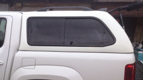 фото Кунг SJS VolksWagen Amarok белый (B4B4)  сдвижные окна 