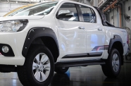 Расширители арок Toyota Hilux Revo 2015+ неокр с болтами